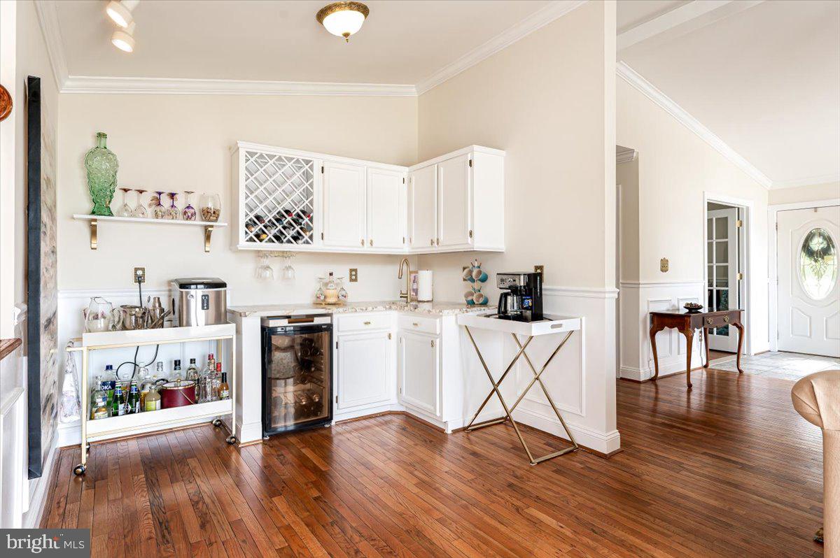 HOLLAND CLIFF SHORES - Residential