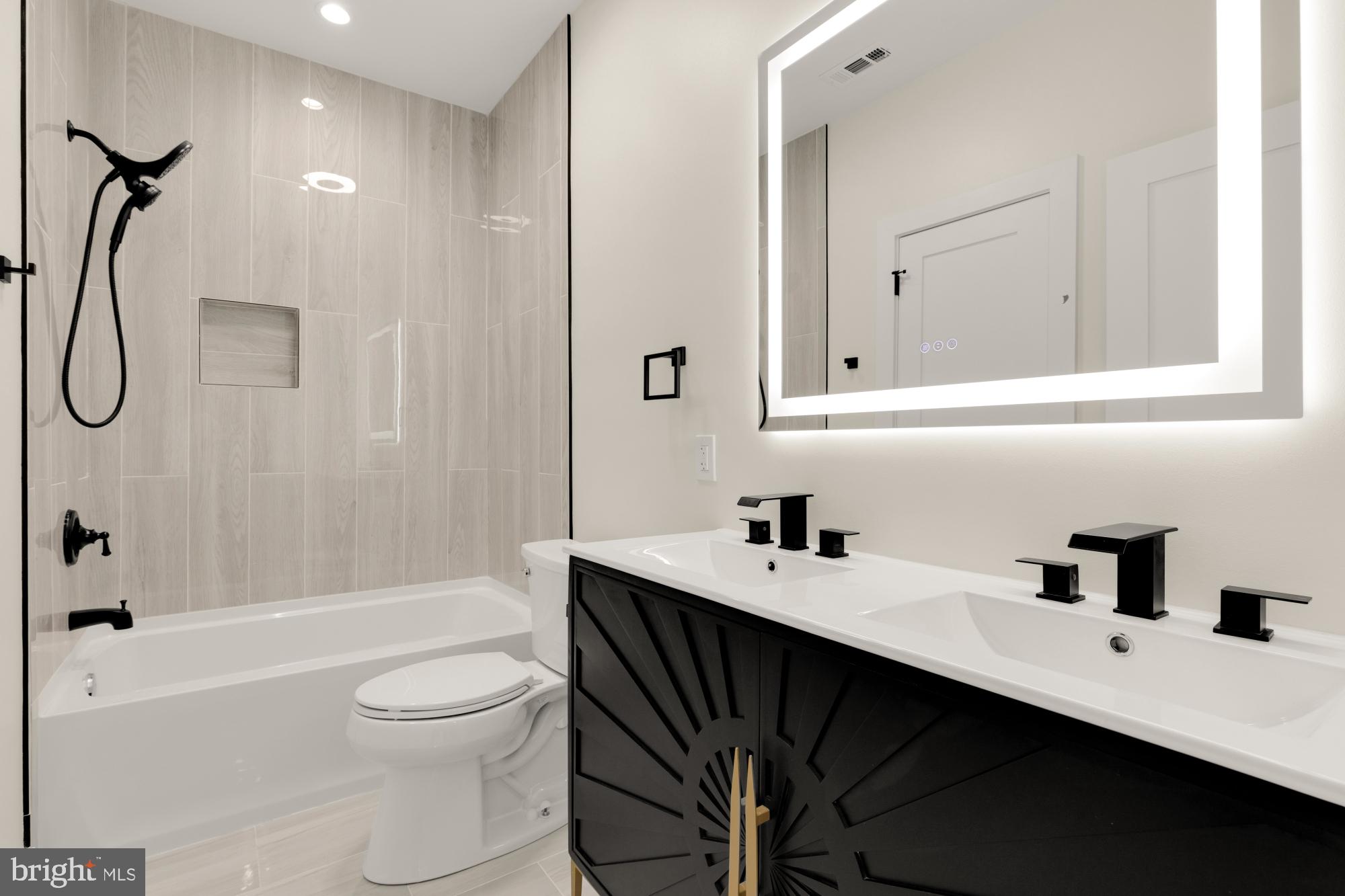 PT ROCKVILLE TWN RES 1 - Residential