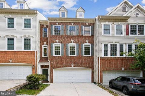 Property photo of 3335 Beechcliff Drive, Alexandria, VA 22306