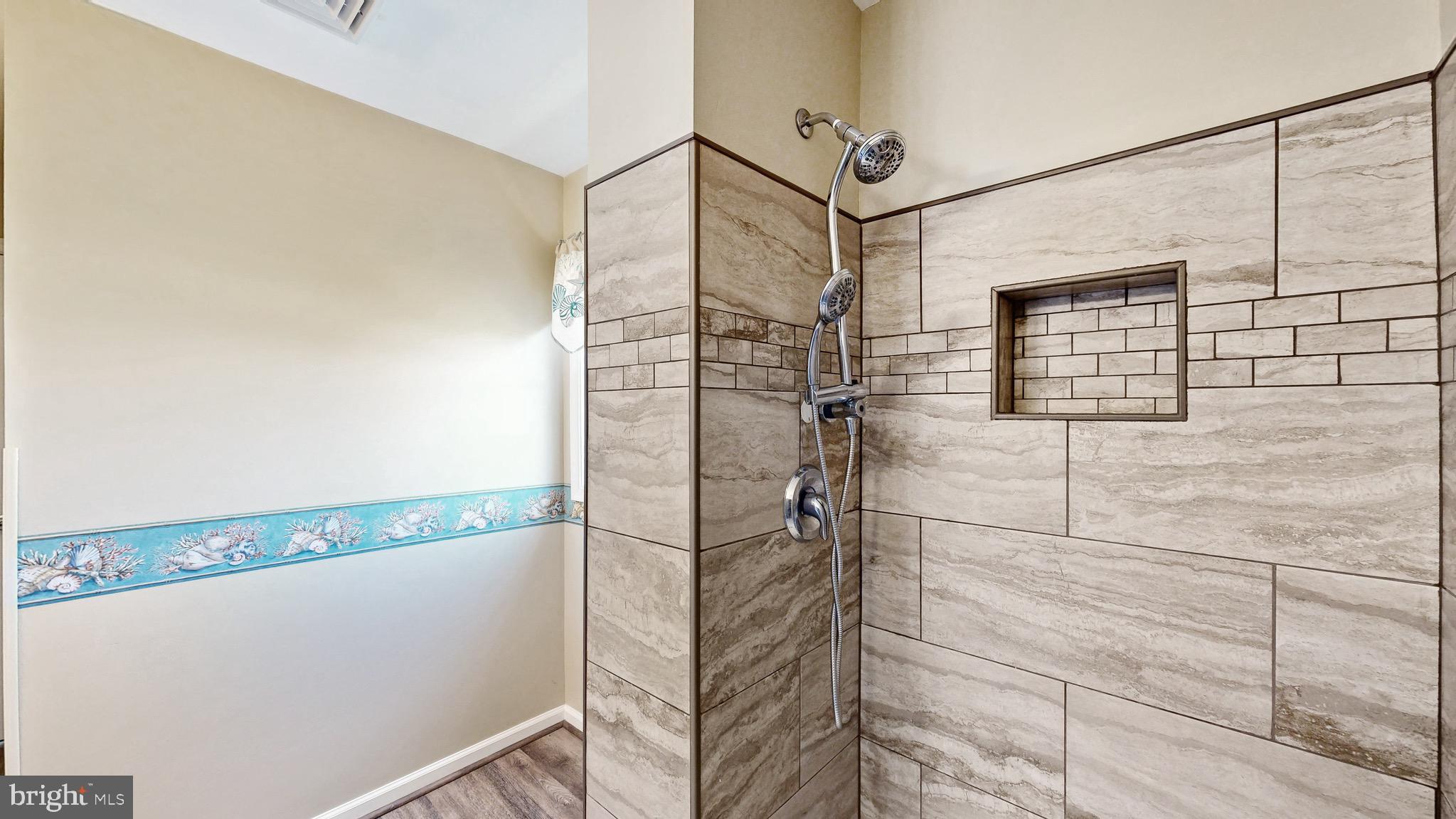 HUNTERS MILL ESTATES - Residential