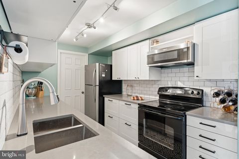 Tiny photo for 6060 - B Essex House Square, ALEXANDRIA, VA 22310 (MLS # VAFX2301400)