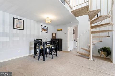 Tiny photo for 6060 - B Essex House Square, ALEXANDRIA, VA 22310 (MLS # VAFX2301400)