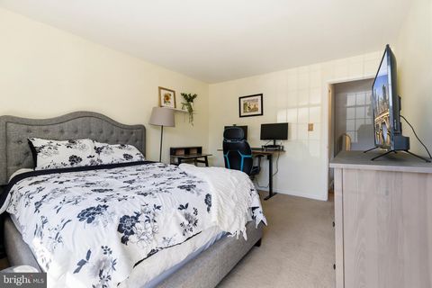 Tiny photo for 6060 - B Essex House Square, ALEXANDRIA, VA 22310 (MLS # VAFX2301400)