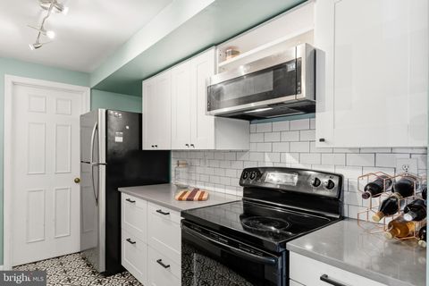 Tiny photo for 6060 - B Essex House Square, ALEXANDRIA, VA 22310 (MLS # VAFX2301400)