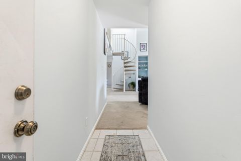 Tiny photo for 6060 - B Essex House Square, ALEXANDRIA, VA 22310 (MLS # VAFX2301400)