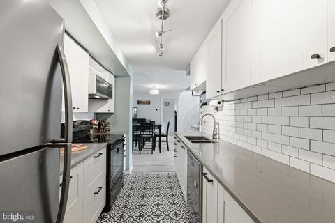 Tiny photo for 6060 - B Essex House Square, ALEXANDRIA, VA 22310 (MLS # VAFX2301400)