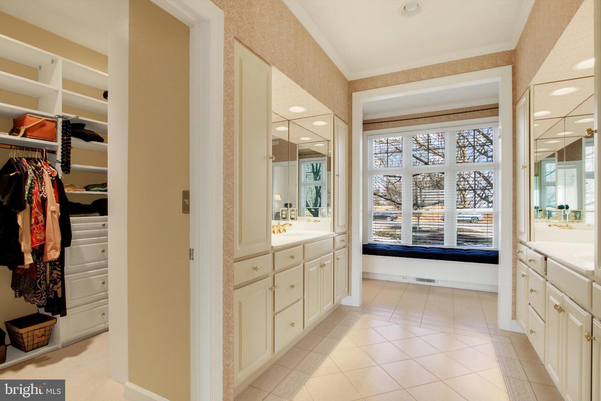 PENN NATIONAL GOLF COURSE COMMUNITY - Residential