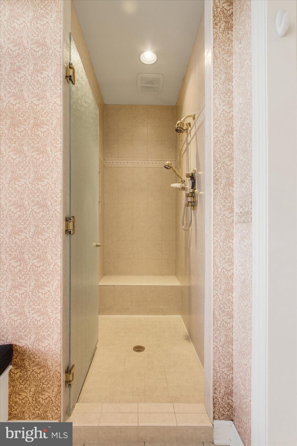 PENN NATIONAL GOLF COURSE COMMUNITY - Residential