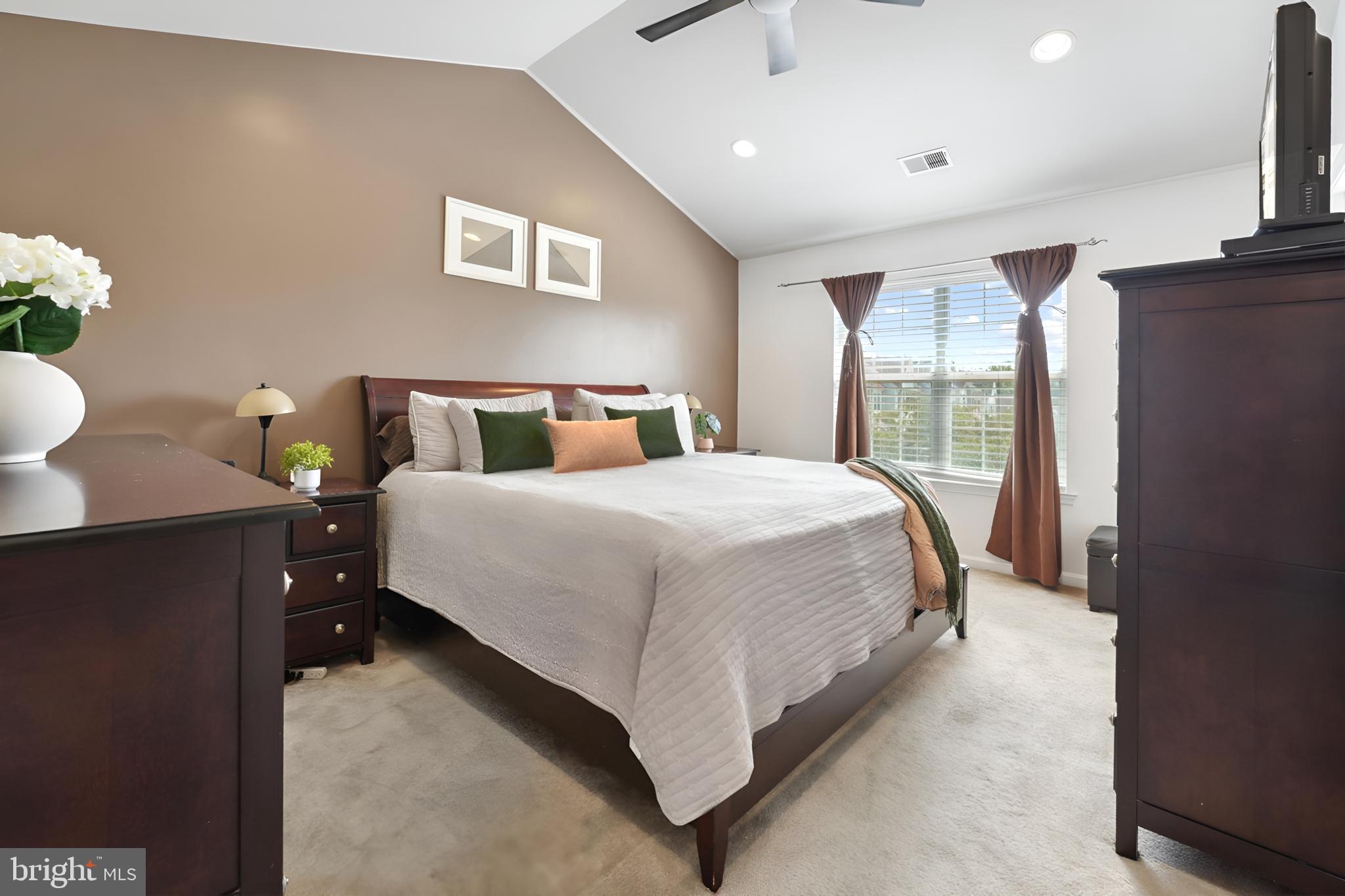 WOODGATE MANOR - Residential