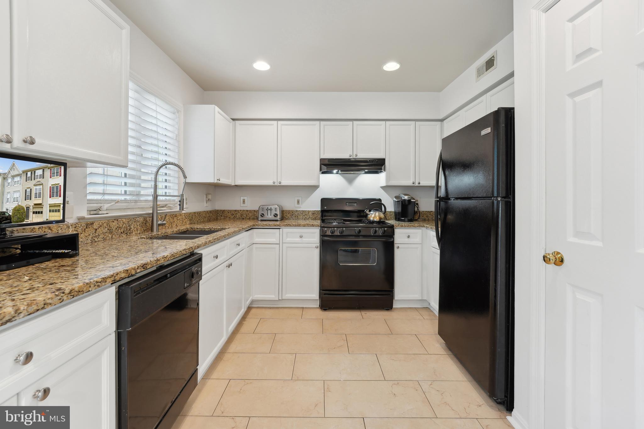 WOODGATE MANOR - Residential