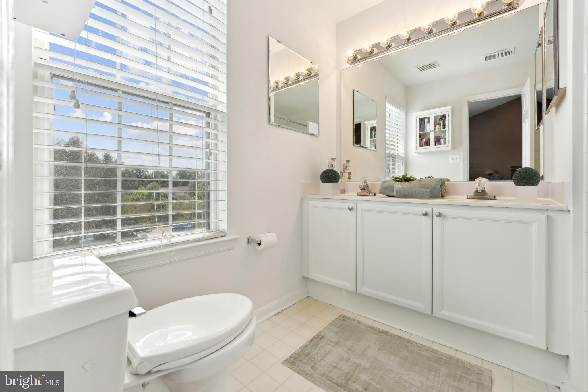 WOODGATE MANOR - Residential