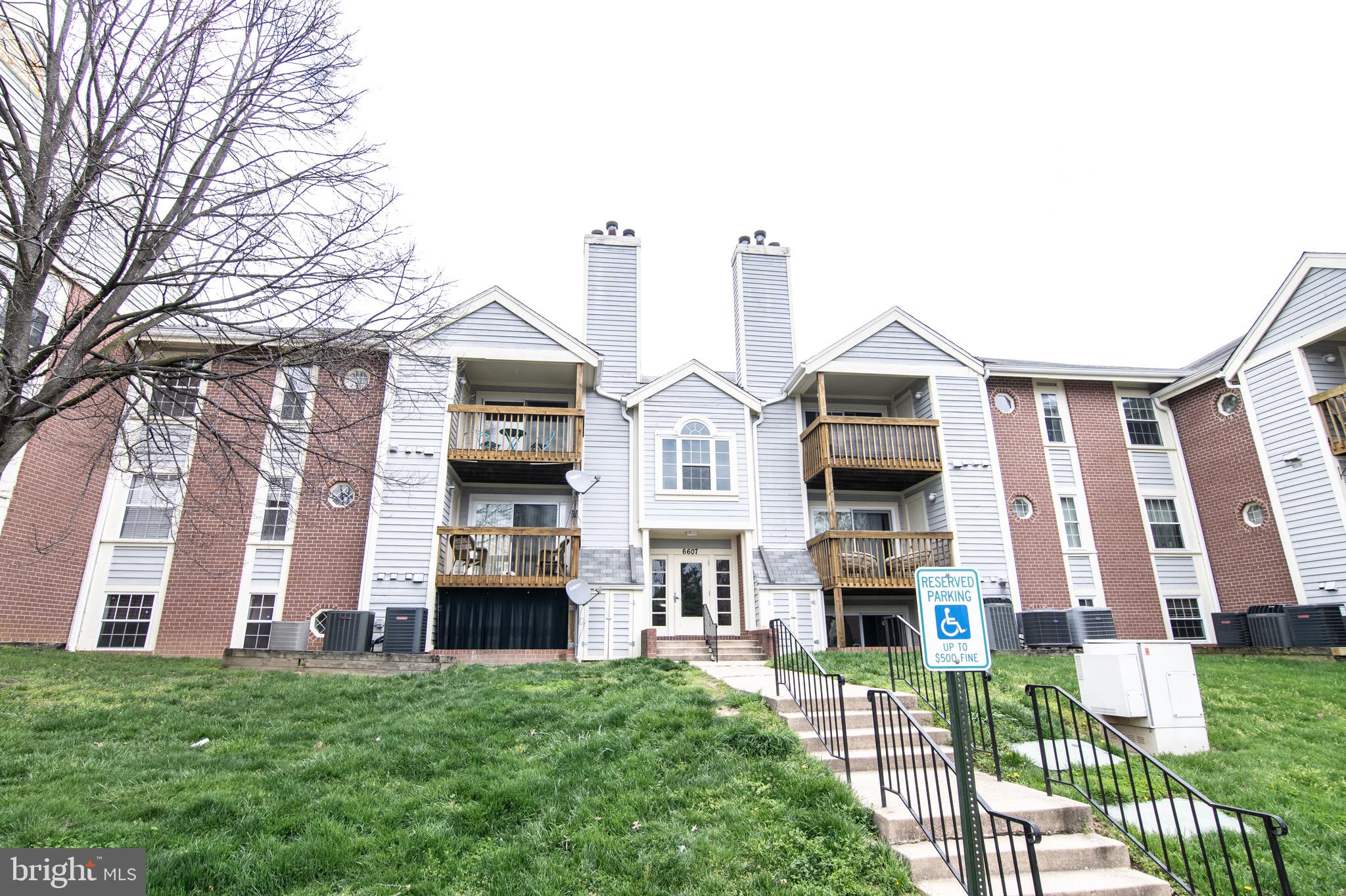 CROMWELL FOUNTAIN - Residential