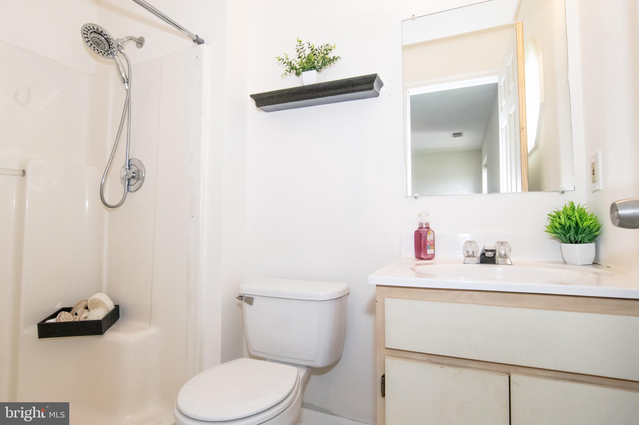 CROMWELL FOUNTAIN - Residential