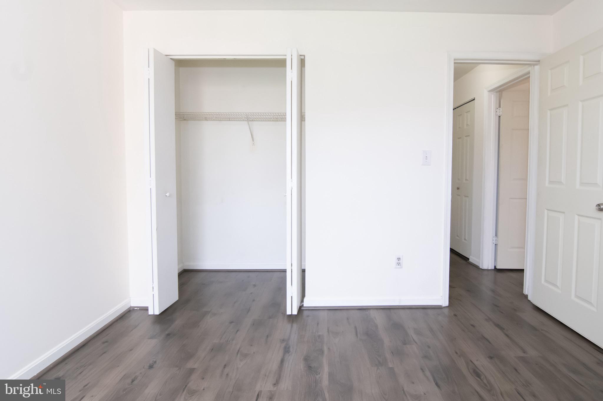 CROMWELL FOUNTAIN - Residential