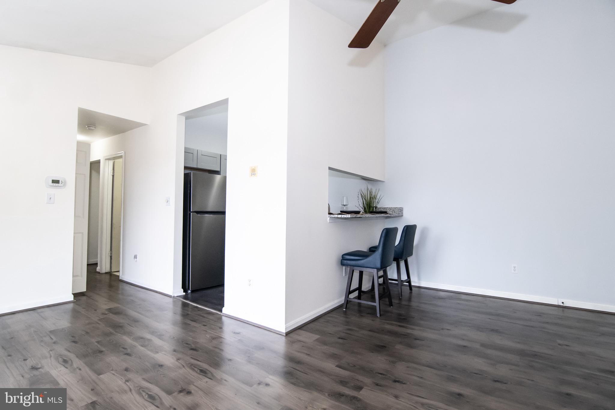 CROMWELL FOUNTAIN - Residential