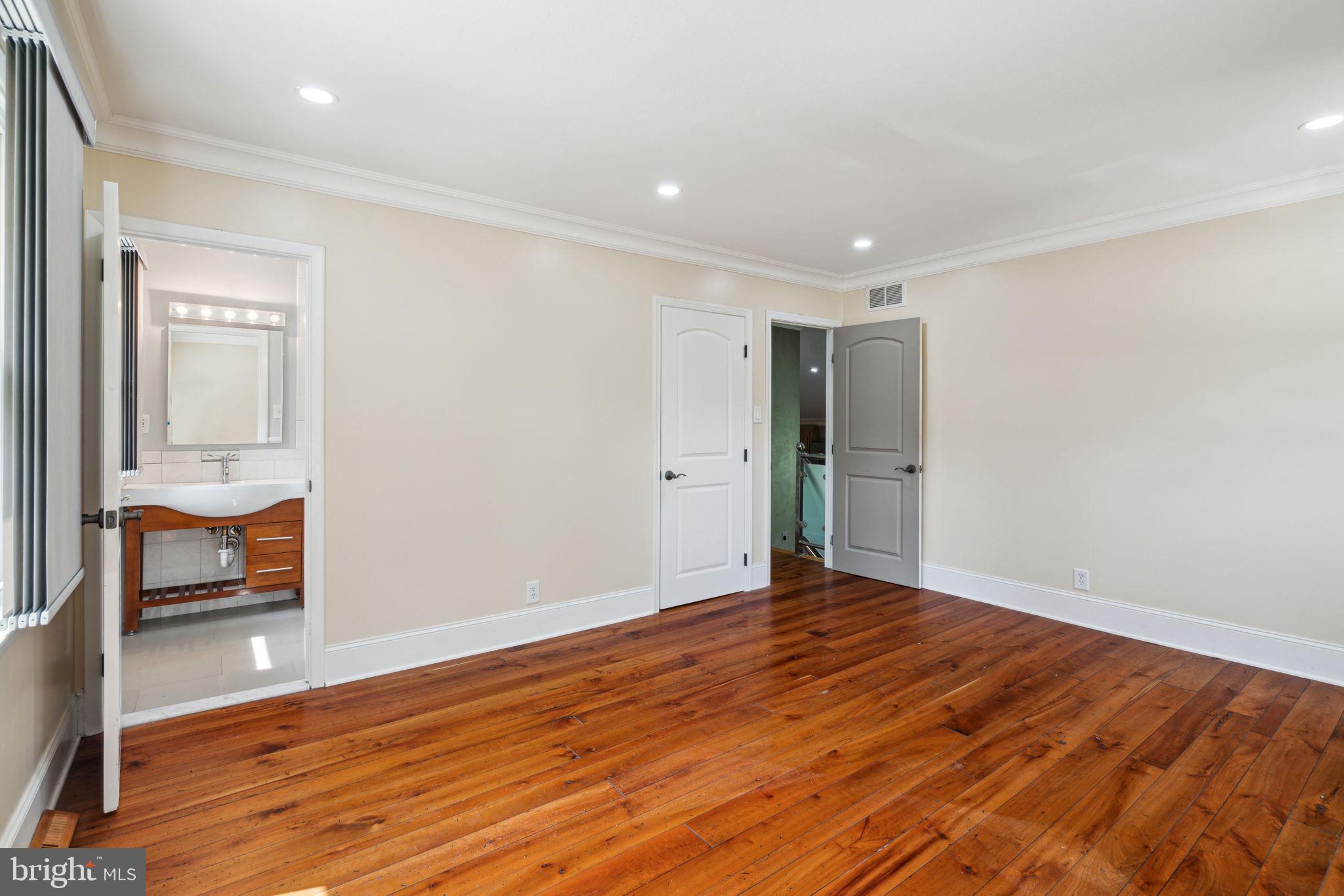 CROSSWICKS - Residential