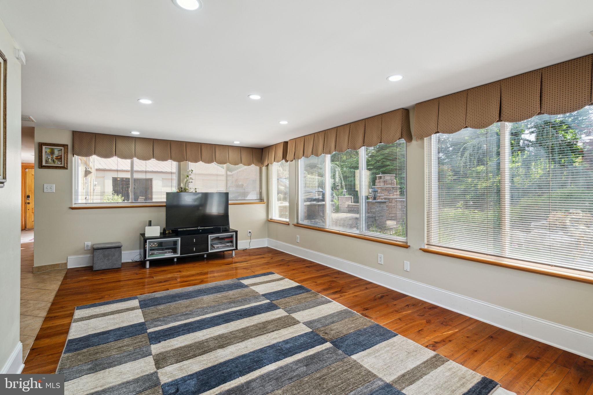 CROSSWICKS - Residential