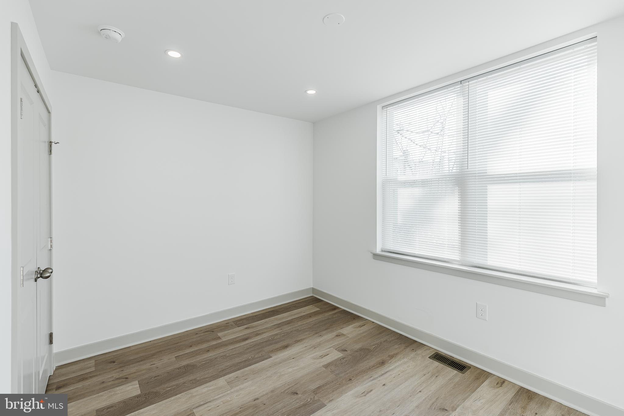 MANTUA - Residential