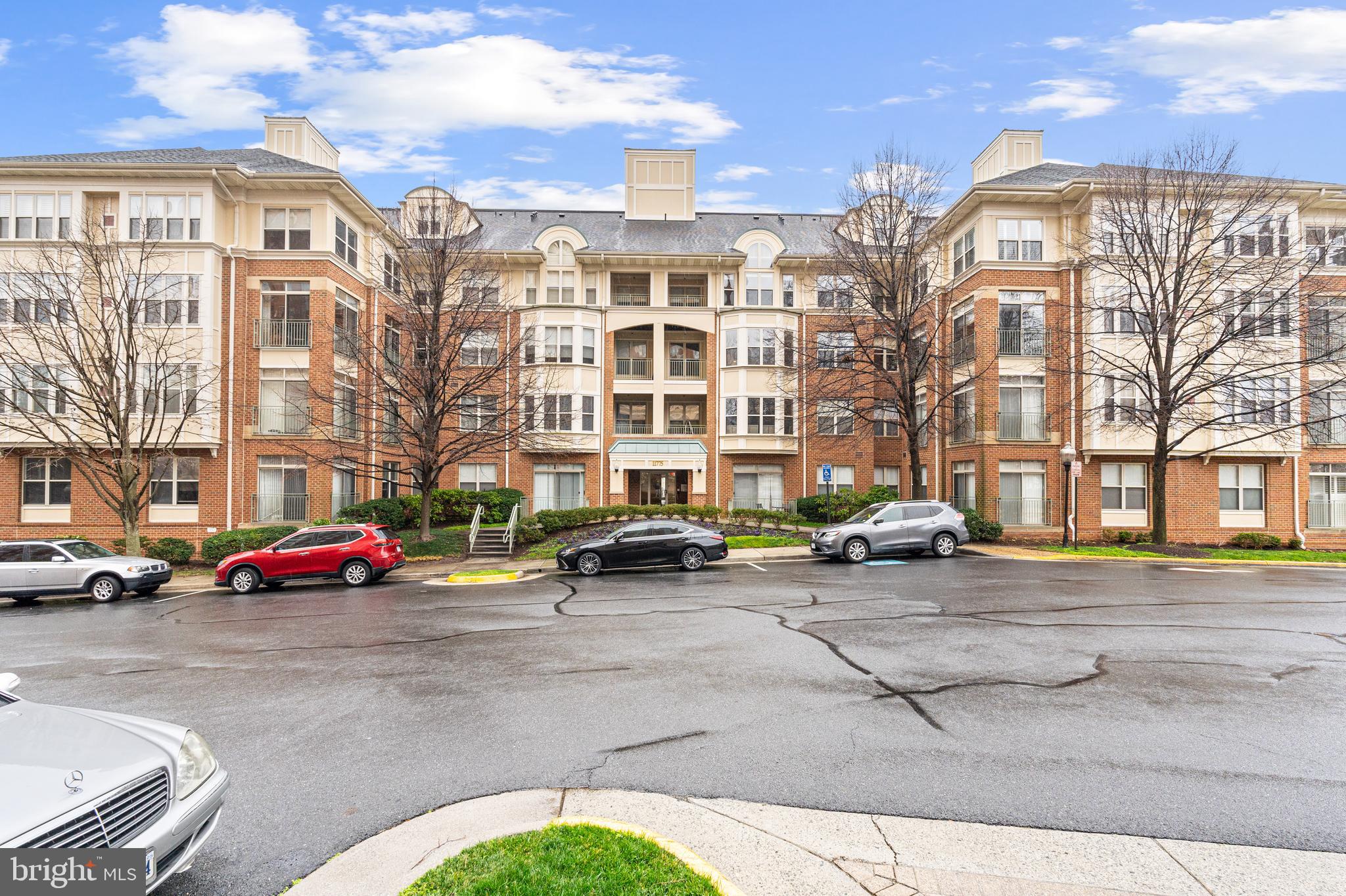 STRATFORD CONDOMINIUMS - Residential