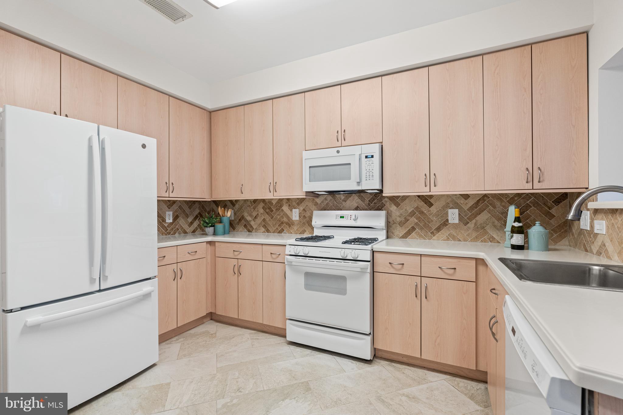 STRATFORD CONDOMINIUMS - Residential