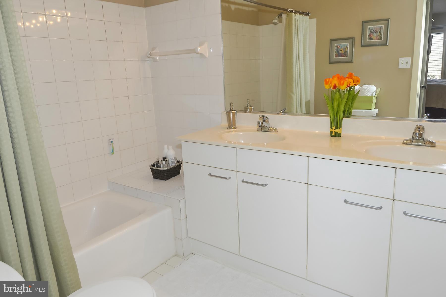 VILLAGE OF CHESAPEAKE HARBOUR - Residential