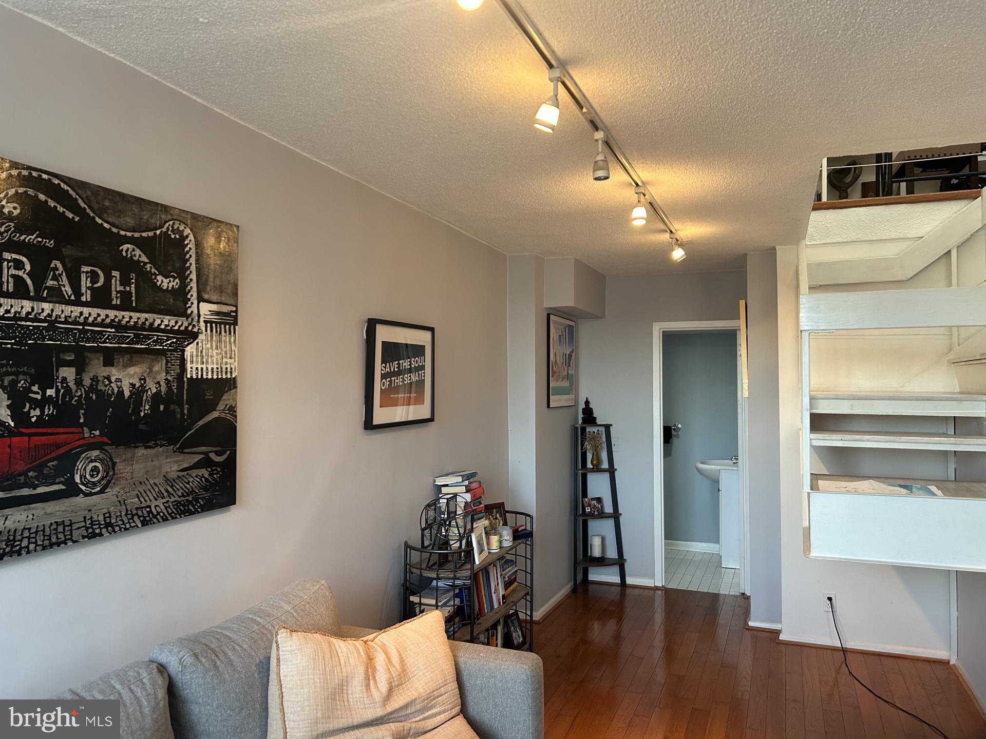 1800 R STREET NW 808