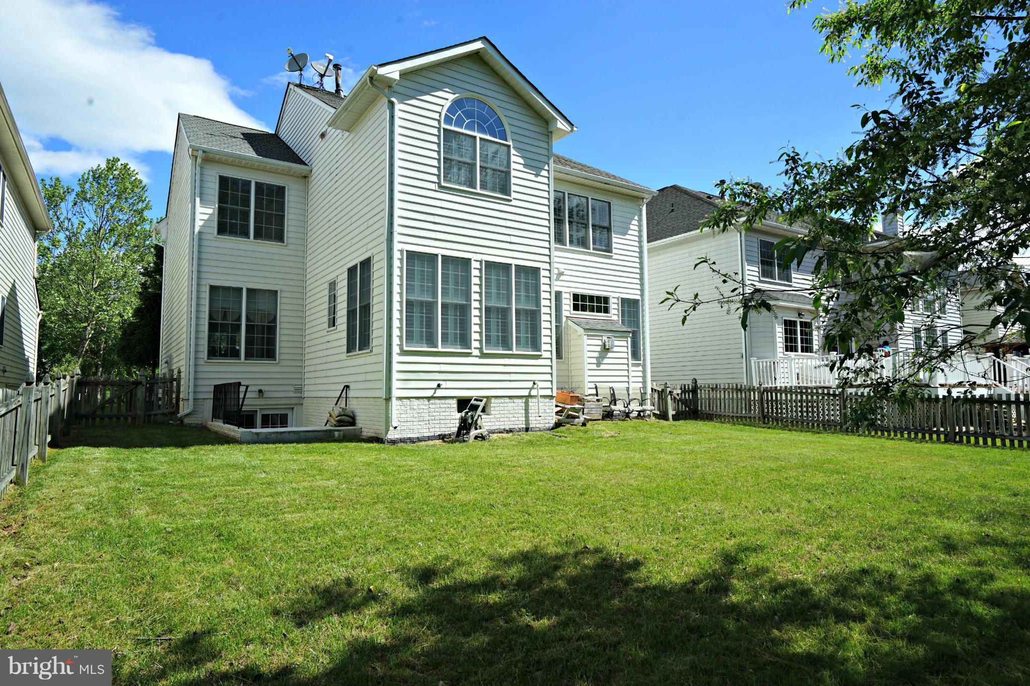 SOUTH RIDING - Residential Lease