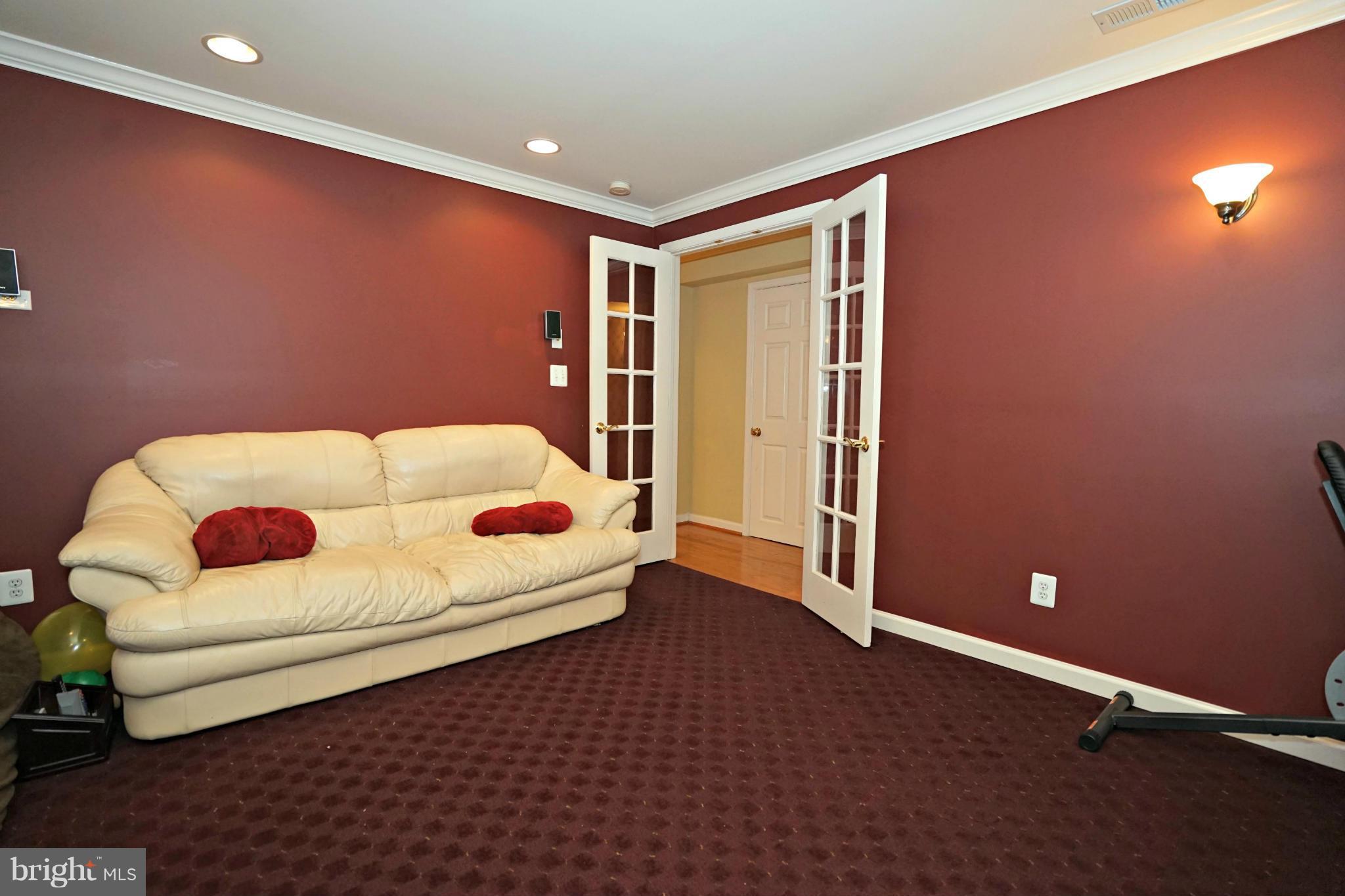 SOUTH RIDING - Residential Lease