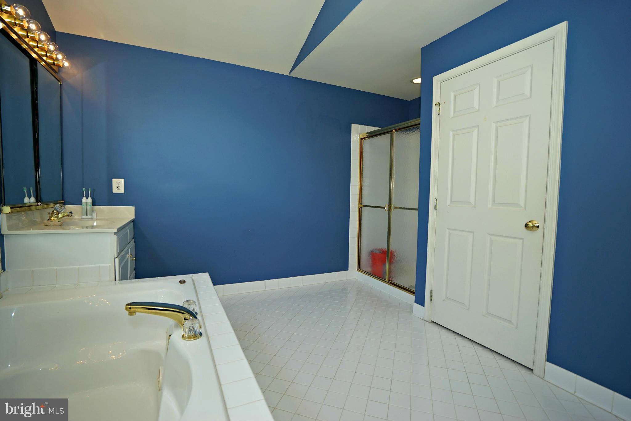 SOUTH RIDING - Residential Lease