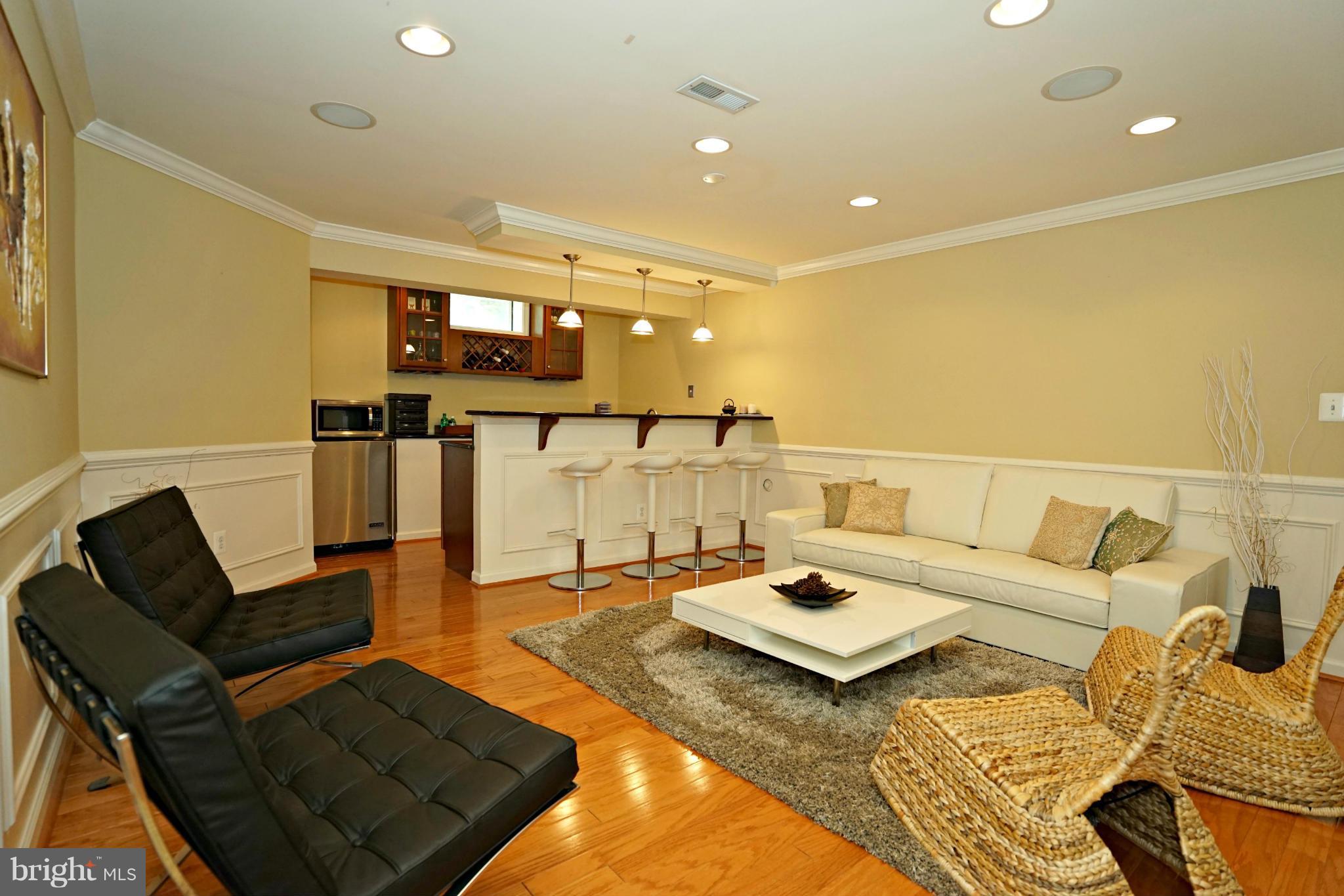 SOUTH RIDING - Residential Lease