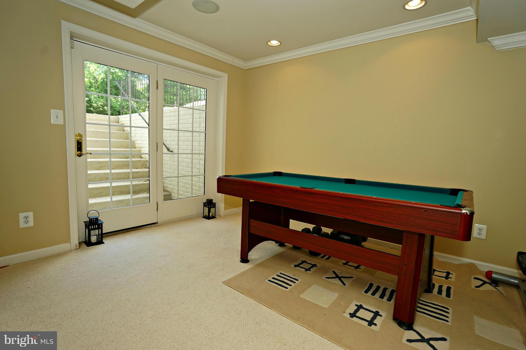 SOUTH RIDING - Residential Lease