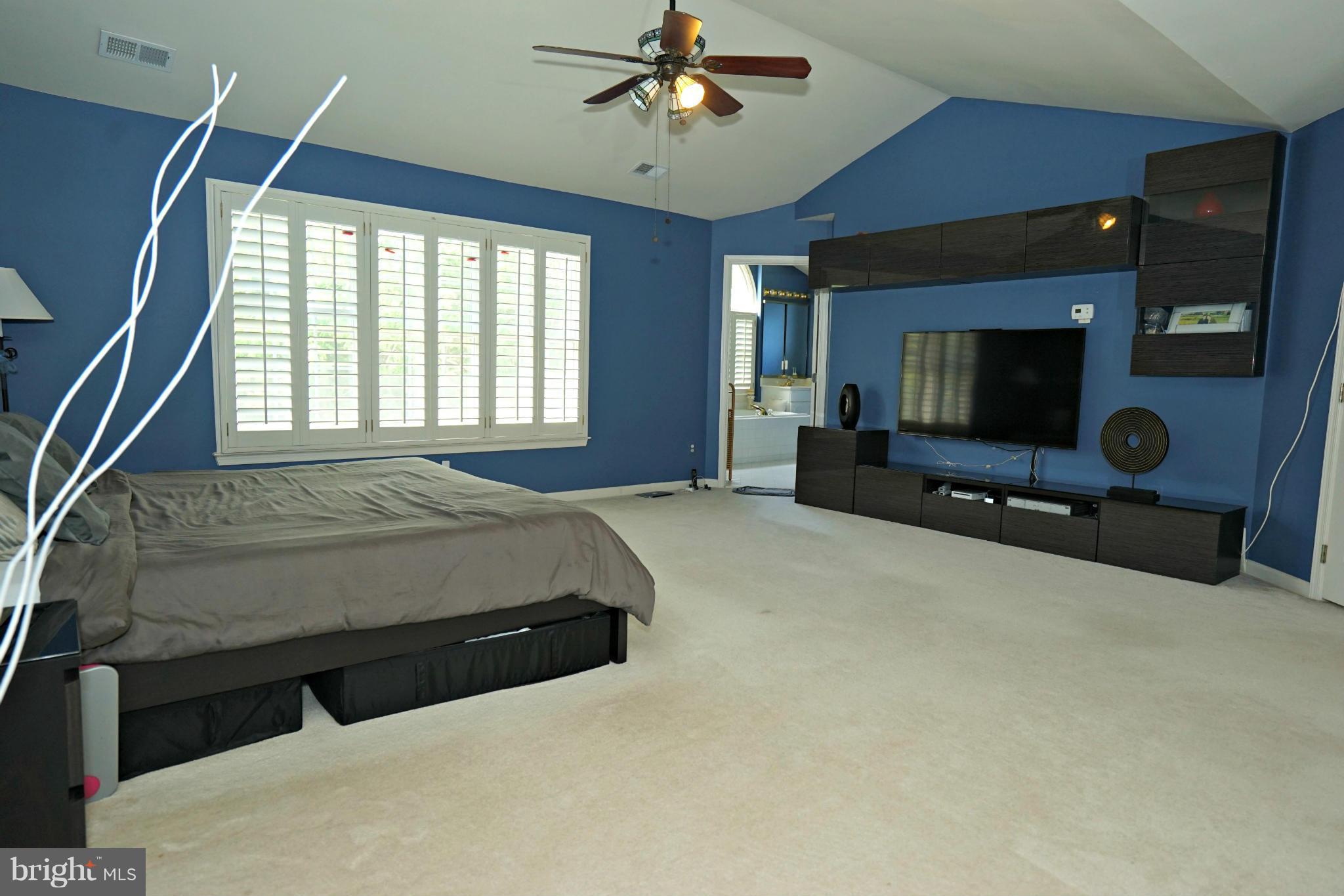 SOUTH RIDING - Residential Lease