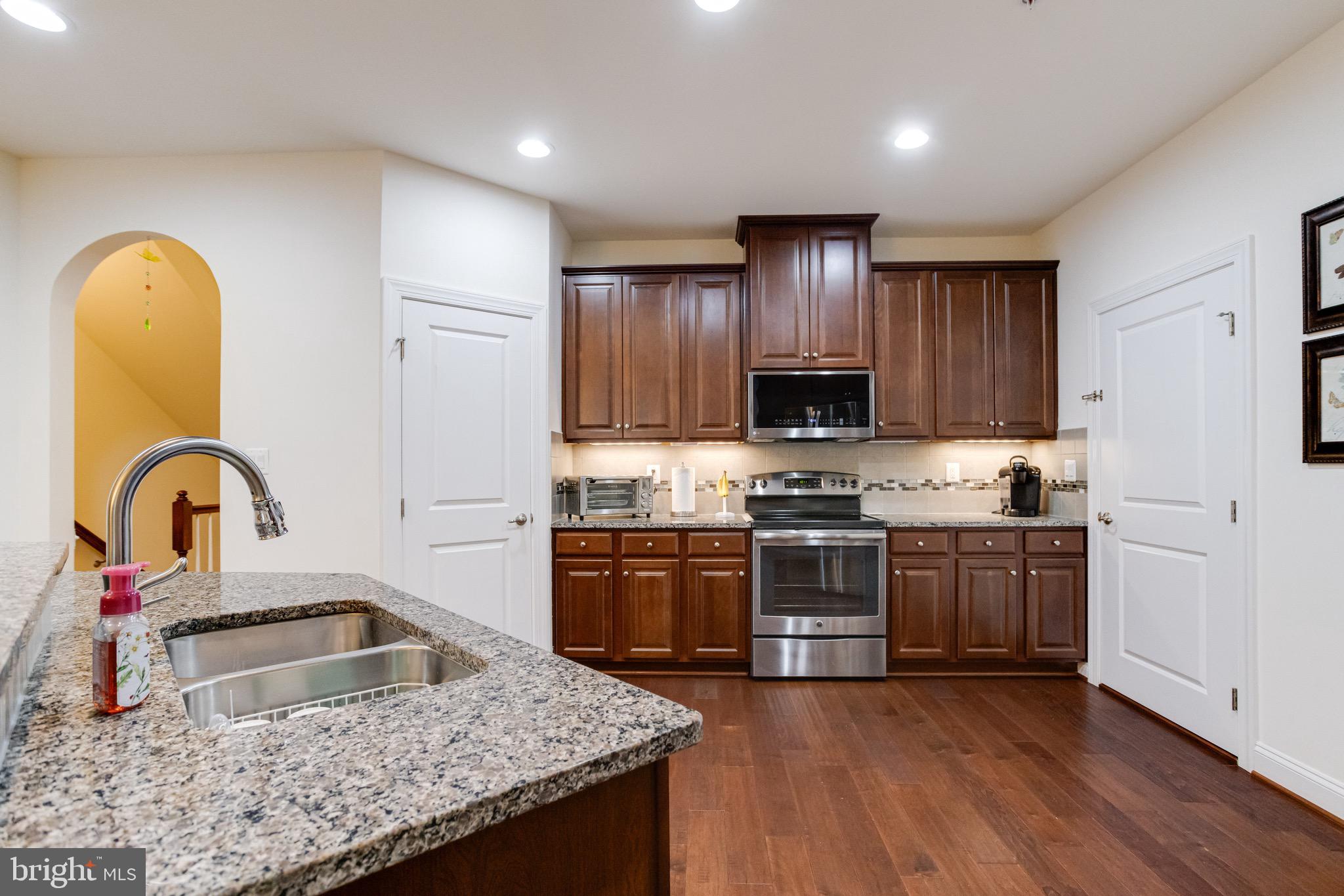 FALLSTON COMMONS - Residential