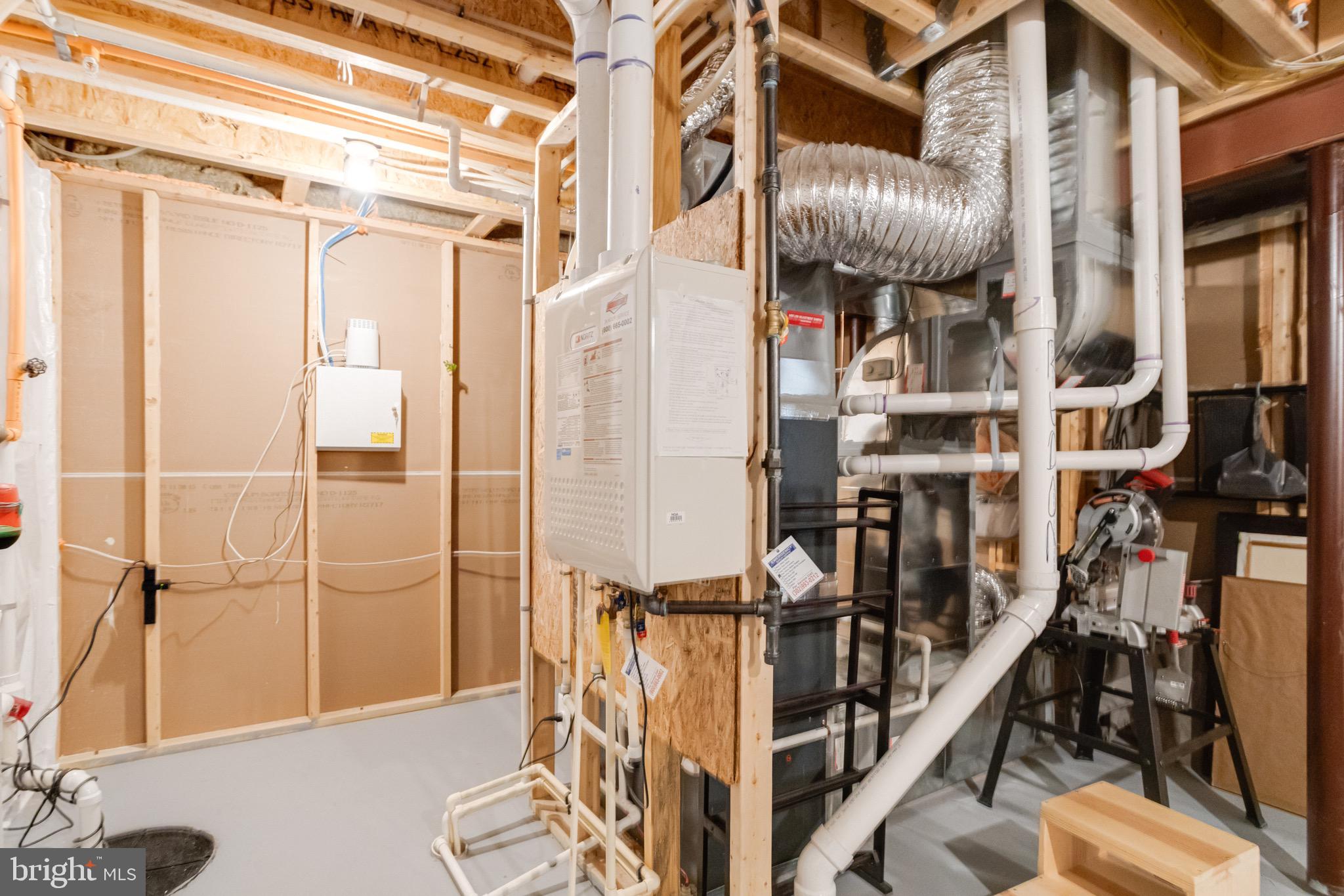 FALLSTON COMMONS - Residential