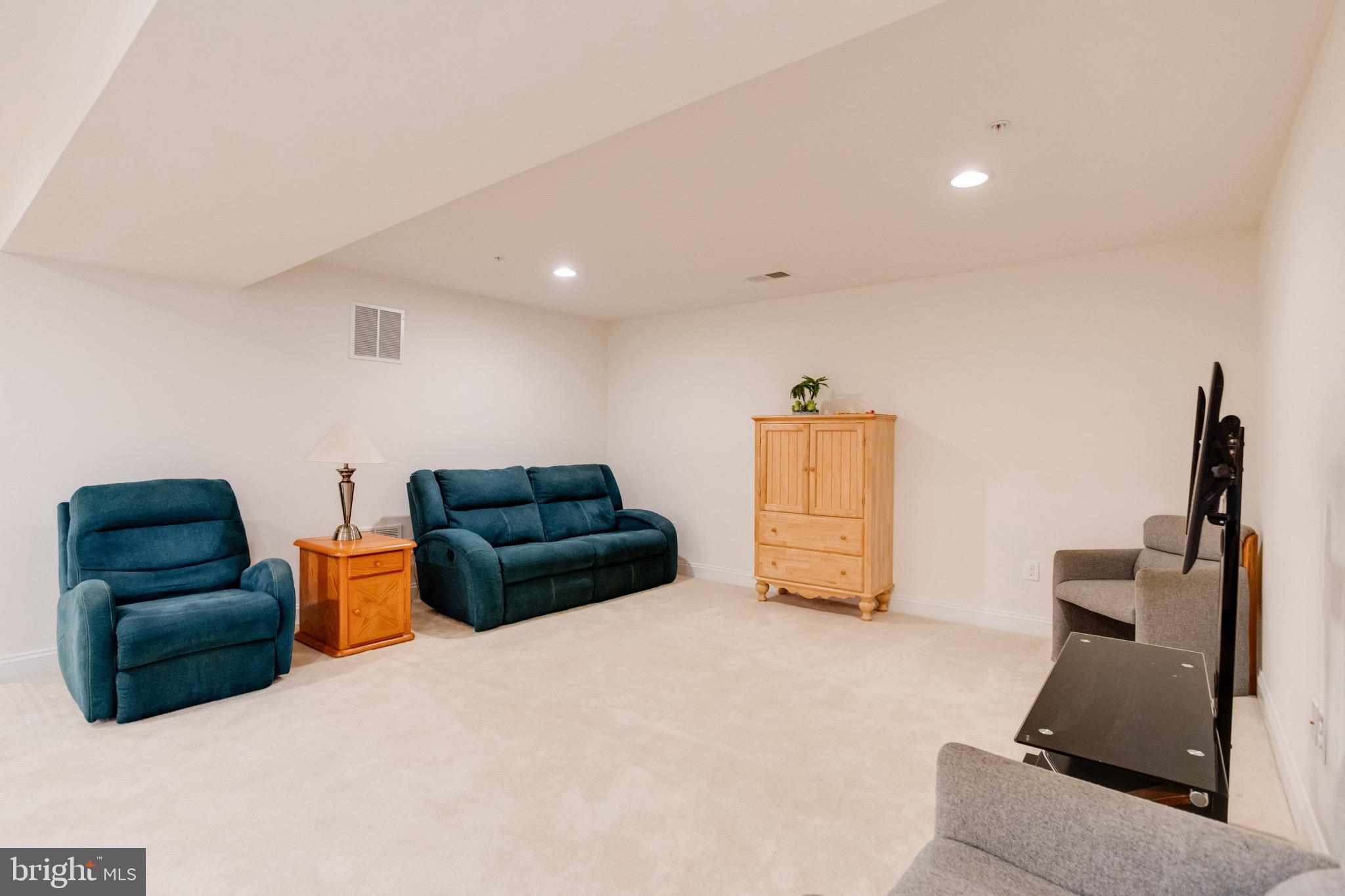 FALLSTON COMMONS - Residential