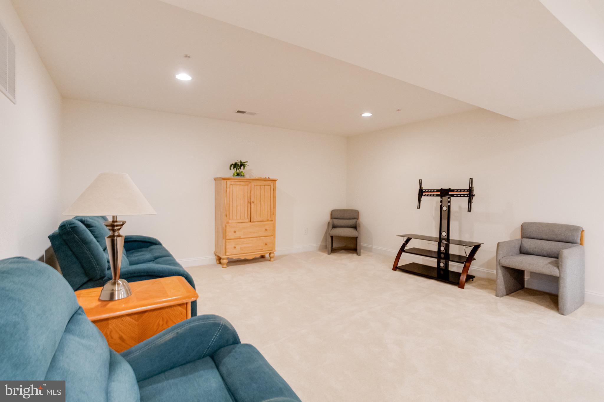 FALLSTON COMMONS - Residential