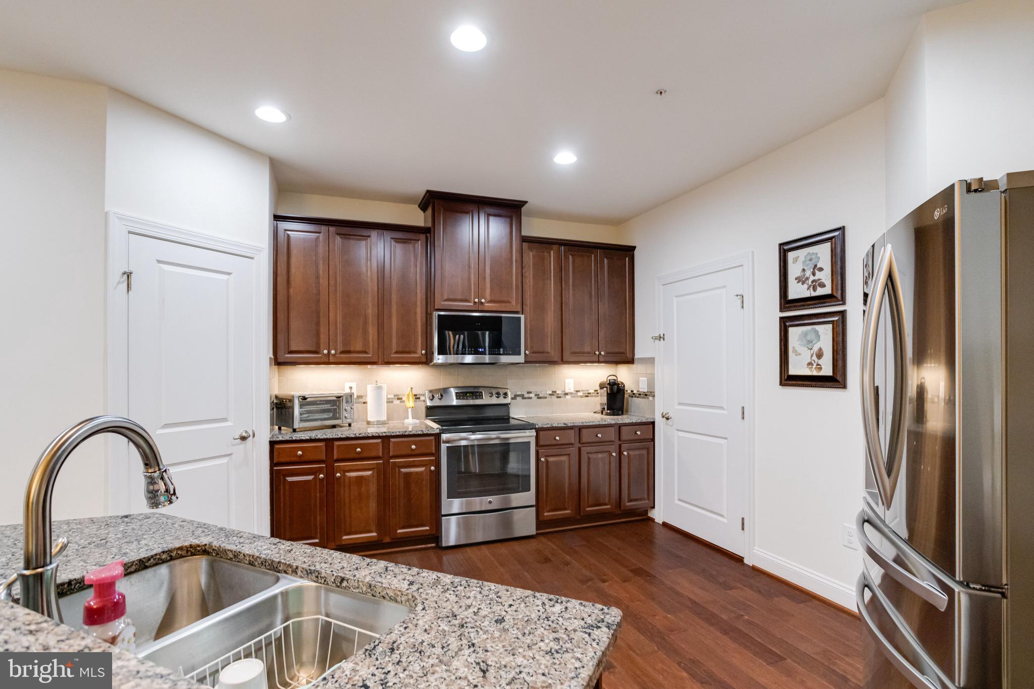 FALLSTON COMMONS - Residential