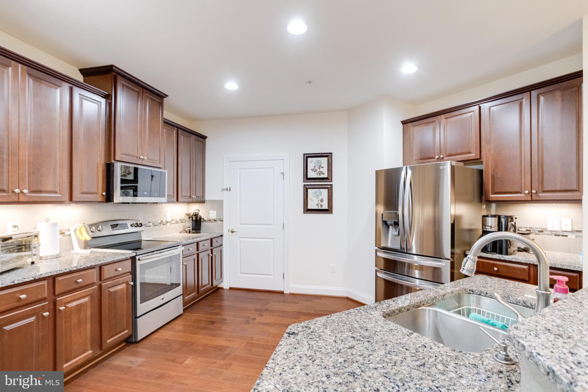 FALLSTON COMMONS - Residential