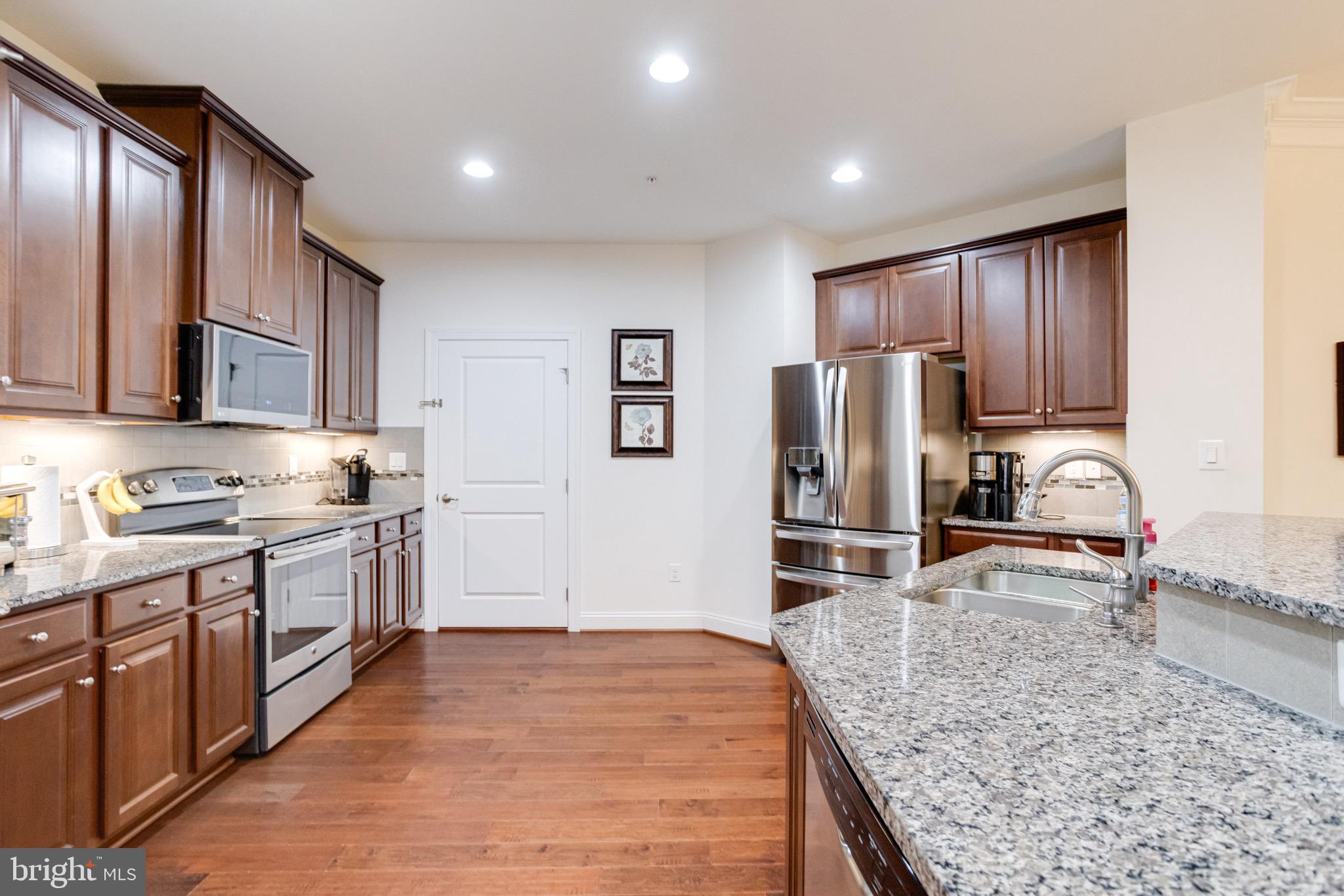 FALLSTON COMMONS - Residential