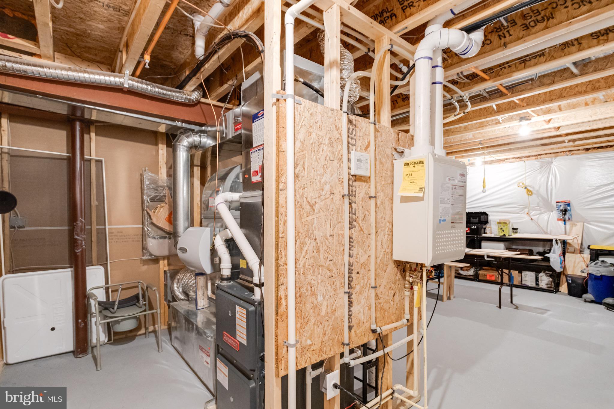 FALLSTON COMMONS - Residential