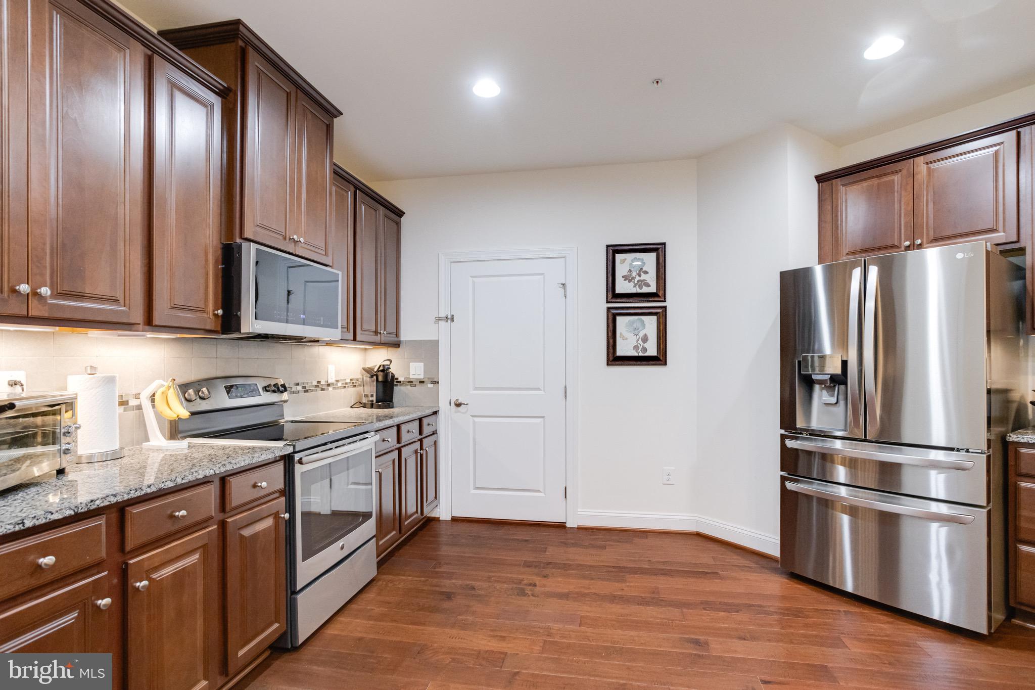 FALLSTON COMMONS - Residential