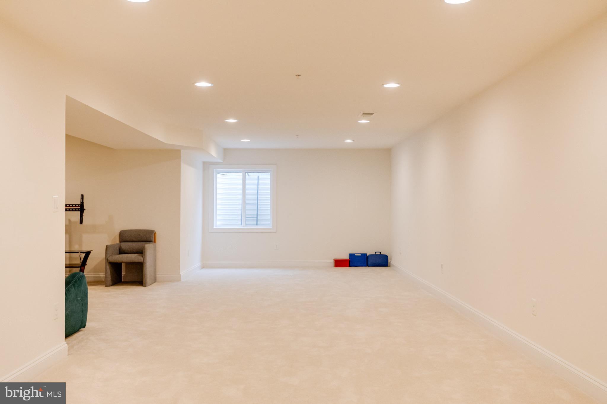 FALLSTON COMMONS - Residential