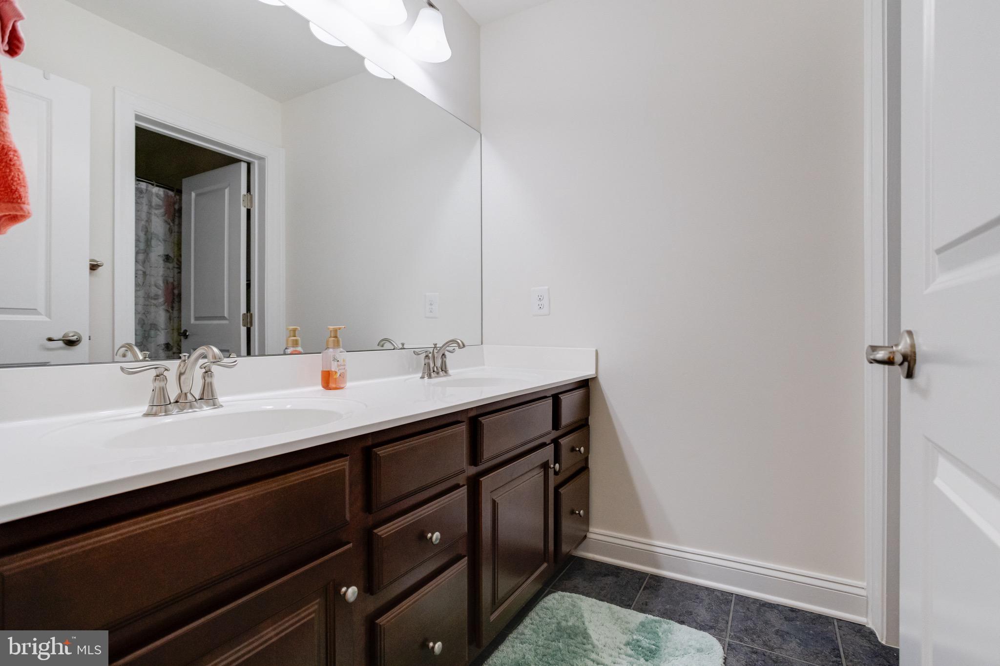 FALLSTON COMMONS - Residential