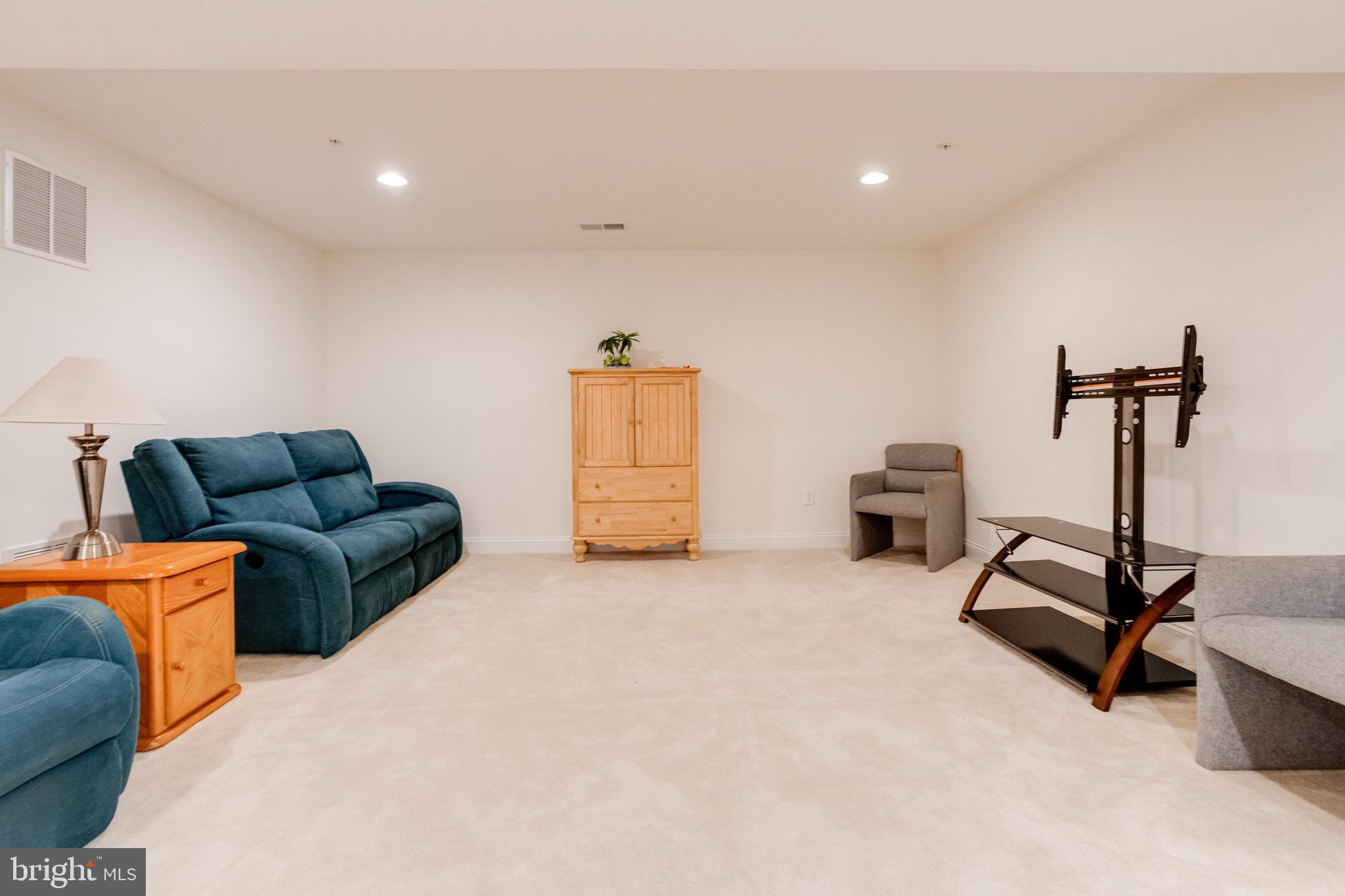 FALLSTON COMMONS - Residential