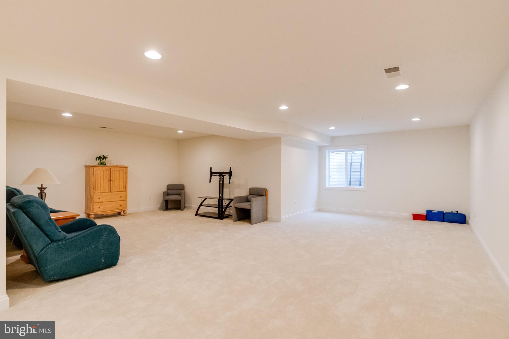 FALLSTON COMMONS - Residential