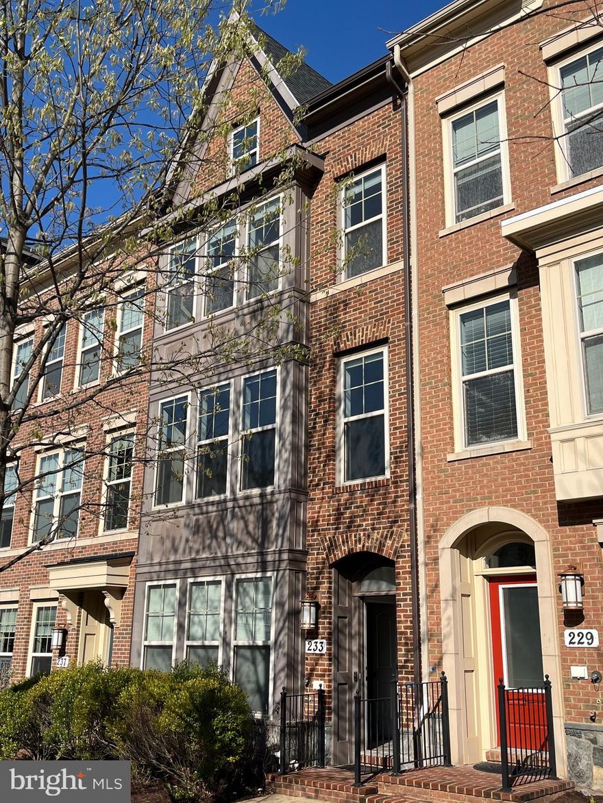 Welcome to this beautiful, spacious townhome located in the highly sought-after Crown community in Gaithersburg. This modern gem offers the perfect blend of comfort and luxury, featuring a contemporary design with high-end finishes throughout.
The home boasts 4 levels of living space, providing ample room for relaxation and entertainment. With 3 bedrooms and 2 full and 2 half bathrooms, there's plenty of space for your family to thrive. The open-concept living areas are flooded with natural light, creating a welcoming and airy atmosphere.
The main level includes a large kitchen with stainless steel appliances, granite countertops, and an island, perfect for preparing meals or gathering with friends and family. The spacious living and dining areas flow seamlessly, ideal for both everyday living and hosting guests.
The upper level features a spacious master suite with a walk-in closet and a luxurious en-suite bathroom, including dual vanities and a soaking tub. Two additional well-sized bedrooms and a full bathroom complete this floor.
The top floor features a versatile rec room, perfect for relaxation, entertainment, or a home office. The highlight of this level is the private rooftop terrace, ideal for enjoying panoramic views, hosting gatherings, or unwinding in the fresh air
Located in the Crown community, you'll have access to a variety of amenities, including parks, trails, shopping, dining, and entertainment options just minutes away. Commuting is a breeze with easy access to major highways and public transportation.
This pristine townhome is ready to welcome you—don't miss out on the opportunity to live in one of Gaithersburg's most desirable neighborhoods! Schedule a tour today!