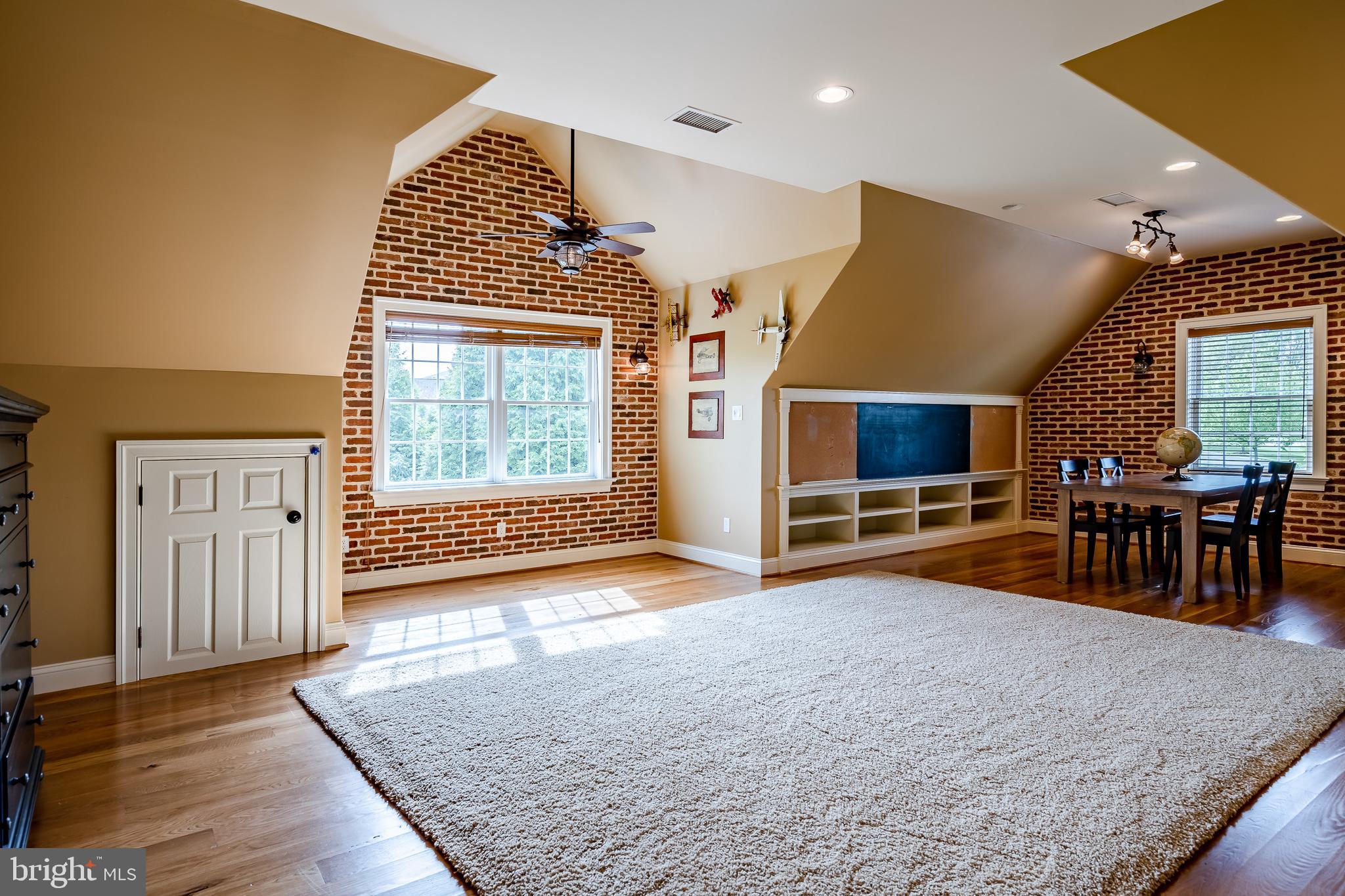 NEWLIN GREENE - Residential