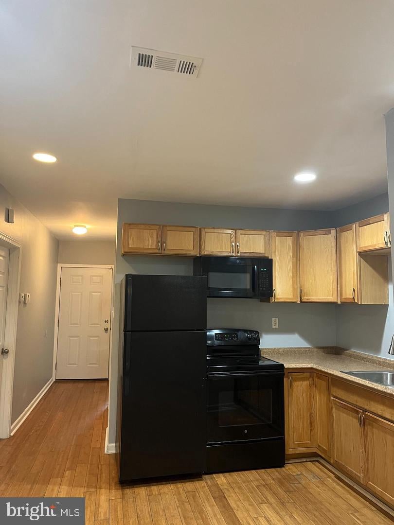 1928 W DIAMOND STREET 1