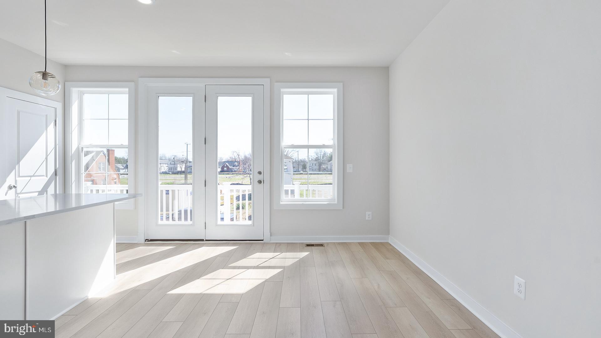 MARY'S LANDING - Residential