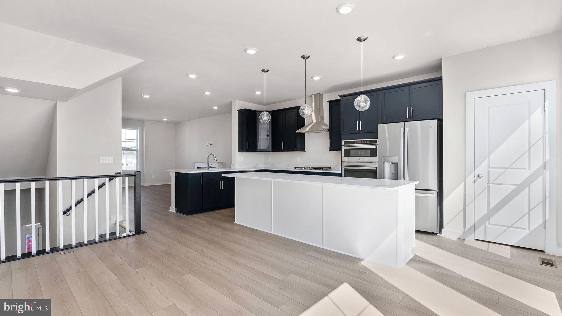 MARY'S LANDING - Residential